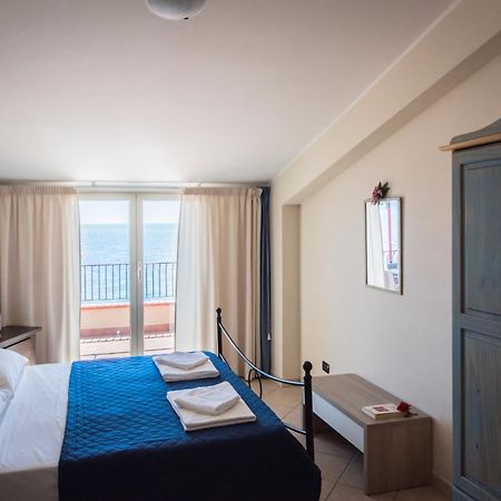B&B La Sirena Санта-Тереза-ді-Рива Екстер'єр фото