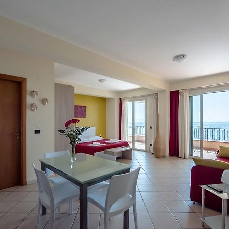 B&B La Sirena Санта-Тереза-ді-Рива Екстер'єр фото