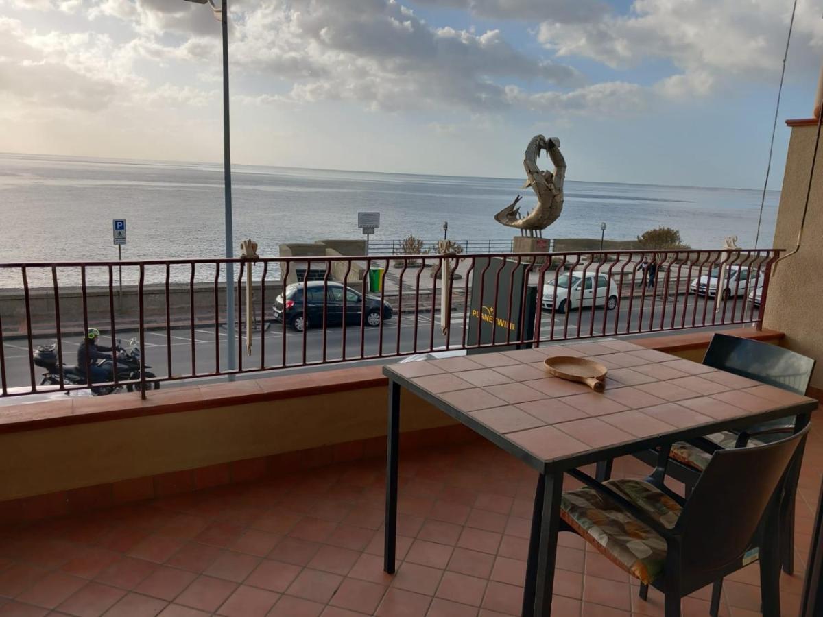 B&B La Sirena Санта-Тереза-ді-Рива Екстер'єр фото