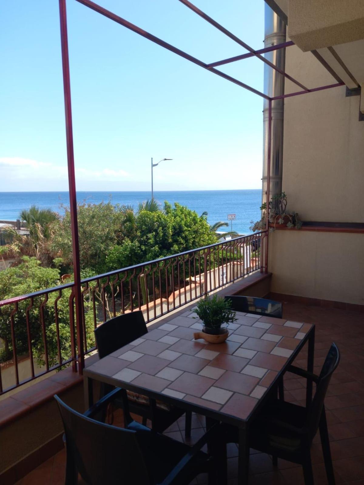 B&B La Sirena Санта-Тереза-ді-Рива Екстер'єр фото
