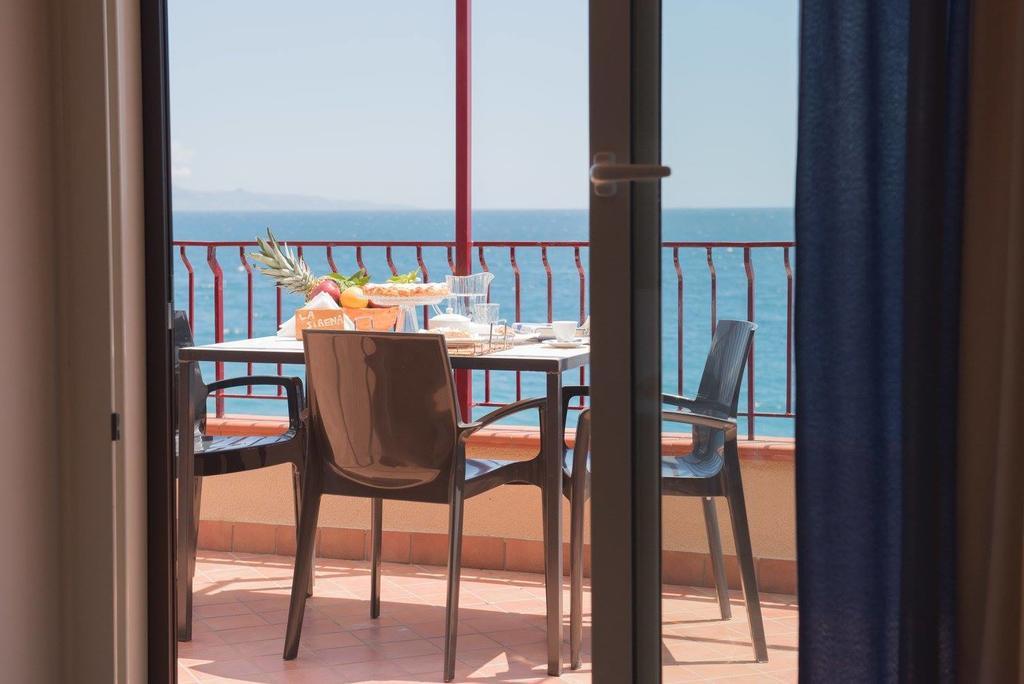 B&B La Sirena Санта-Тереза-ді-Рива Екстер'єр фото