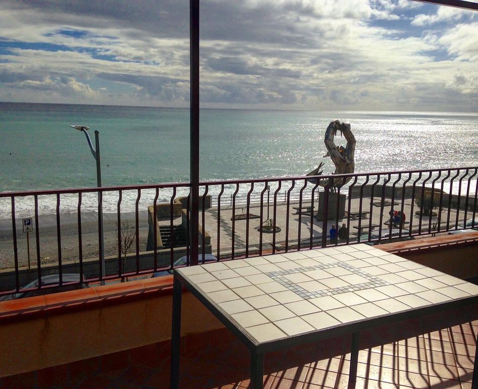 B&B La Sirena Санта-Тереза-ді-Рива Екстер'єр фото