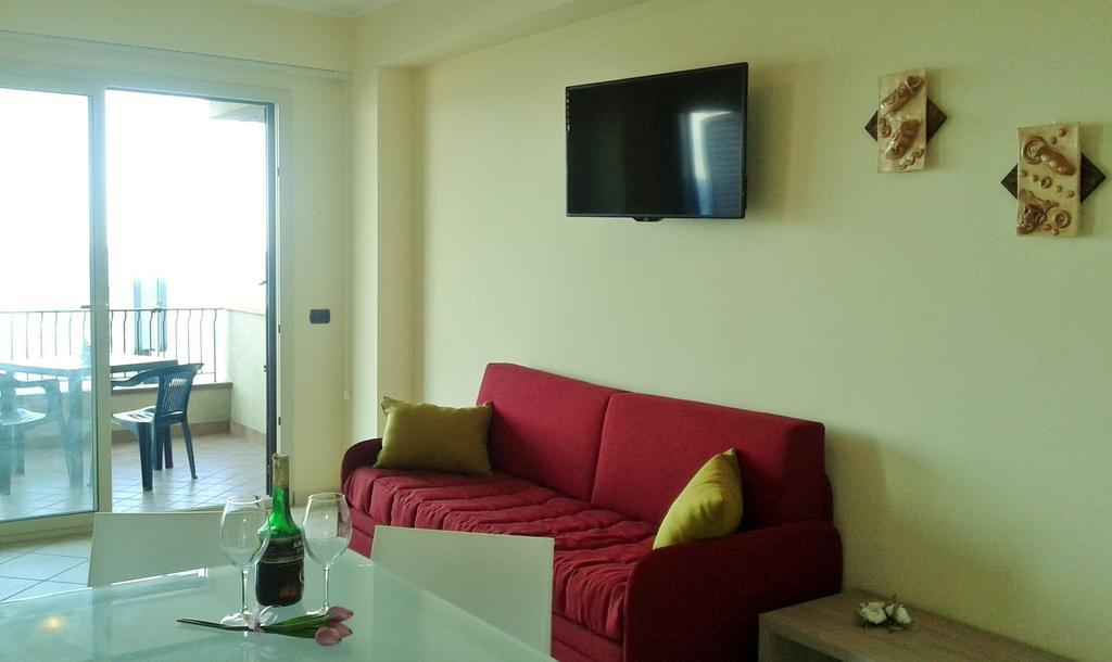 B&B La Sirena Санта-Тереза-ді-Рива Екстер'єр фото